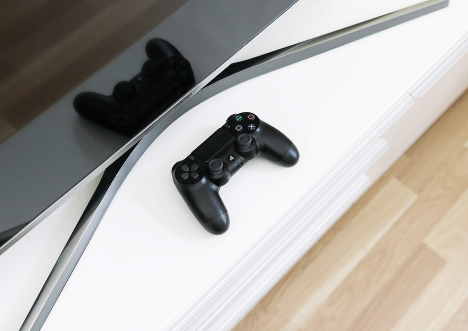 Yakuza Zero tendrá su propia PS4 personalizada en Japón