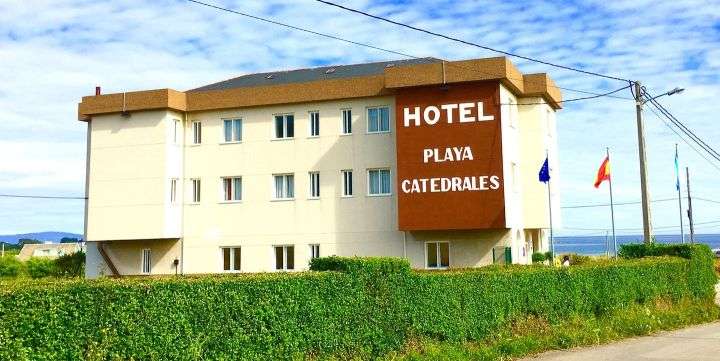 Hotel cerca de Playa de las Catedrales ¡3 noches! por 66€ PxPm2 Junio