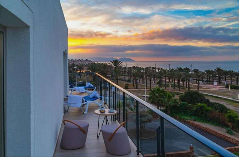Cabo de Gata: Hotel 4* habitación Delux + desayuno 35€ persona (Abril)