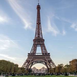 París con vistas a la torre Eiffel : 2 noches de hotel 4* con desayunos y vuelos incluido +2 bebidas (DIC) P.p