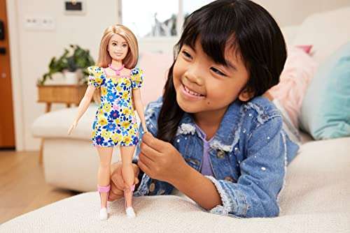 Barbie Fashionista Vestido flores Muñeca Síndrome de Down con conjunto de moda y accesorios