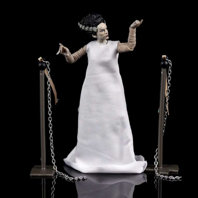 Figura La novia de Frankenstein de Universal Monsters - Tiendas MGI (CC Madrid Sur)
