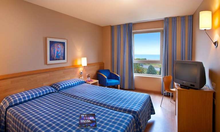 Hotel 3* + Entradas Oceanografic desde 57€ persona/noche en verano