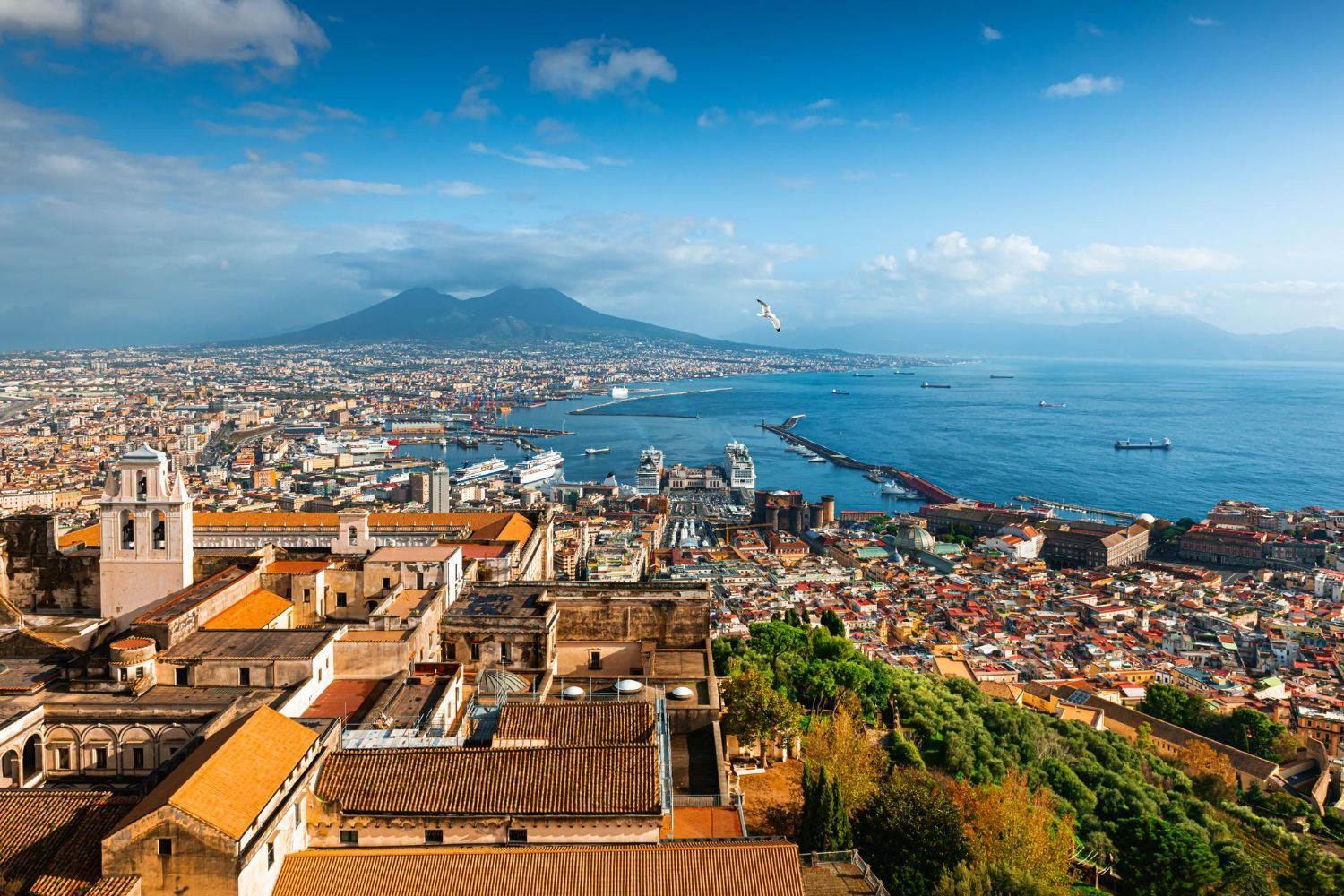 NÁPOLES, ¡la puerta de la Costa Amalfitana. ¡2 NOCHES! VUELOS+HOTEL 4*+DESAYUNOS en una excelente ubicación cerca del centro | Italia (oct)