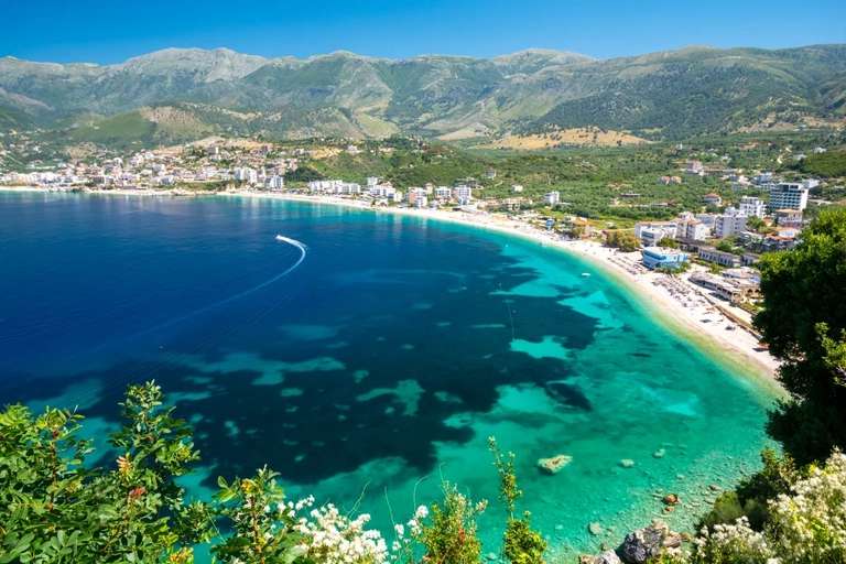 Ruta de 8 días por Albania Circuito por Tirana, la Riviera Albanesa y más con vuelos, hoteles, coche y seguro por 388 euros PxPm2