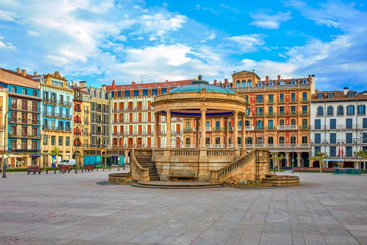 PAMPLONA en HOTEL 4*+DESAYUNO+SPA+COPA de bienvenida (desde 39€, jul-sep)