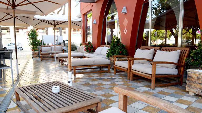 Escapada romántica: Hotel Spa Port D'Aro con desayuno + cava + jacuzzi 84€ 2 personas (junio)