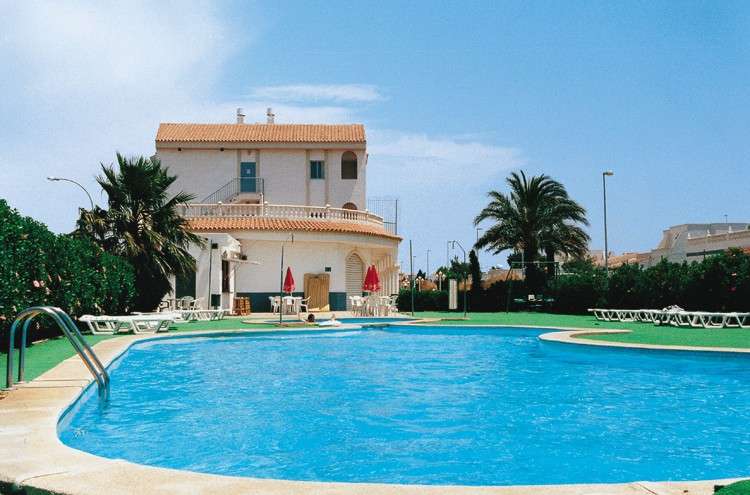 2 noches en Hotel 4* Roquetas de Mar, Almería en media pensión desde 96€ por persona [julio-septiembre]