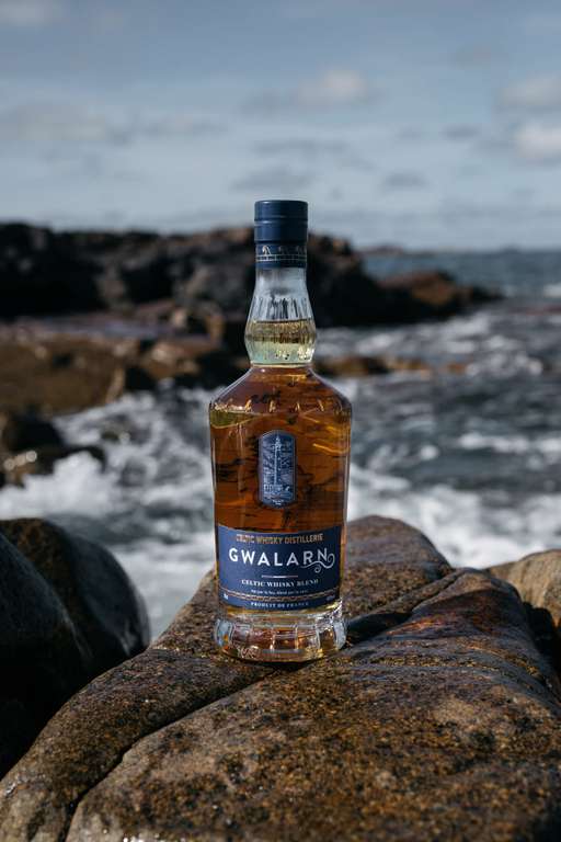 Whisky Gwalarn-700 ml – Whisky Premium – The Celtic Whisky Distillerie – 40º – Whisky Celta – mezcla de whisky escocés, alemán y francés