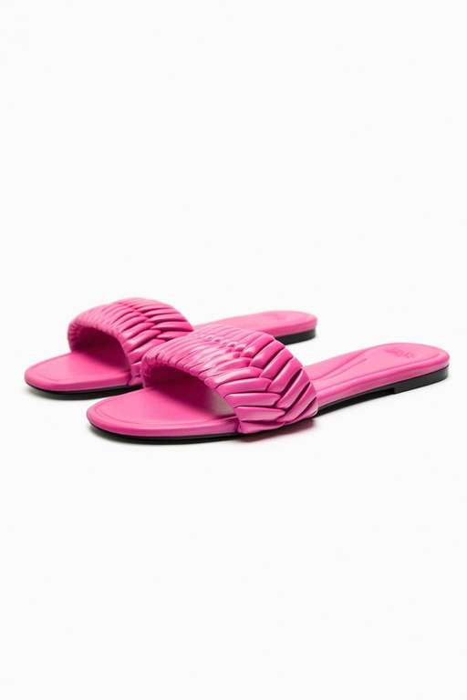 Sandalia plana de Zara con efecto trenzado acolchado [ Envio gratis a tienda ]