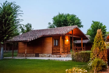Bungalows de lujo cerca de Madrid con desayuno desde 43€/pers (julio - octubre)