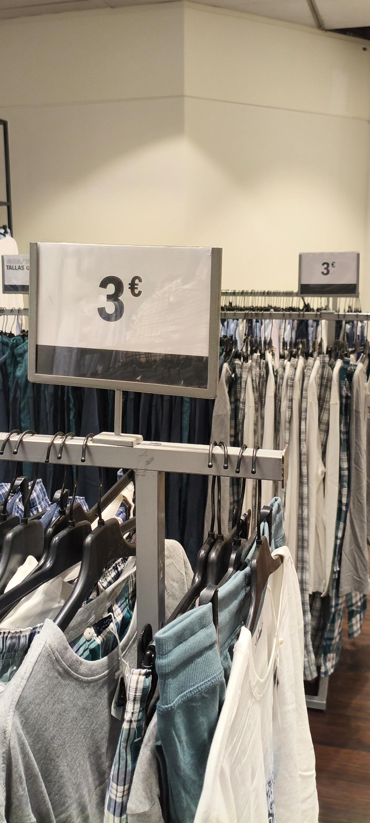 Pijamas de hombre 3€ - El Corte Inglés Outlet de Guadalajara