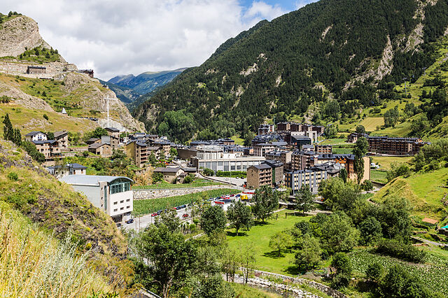 CANILLO, HOTEL 4* en ANDORRA con MEDIA PENSIÓN+50% NIÑOS (desde 39€ jul-nov)