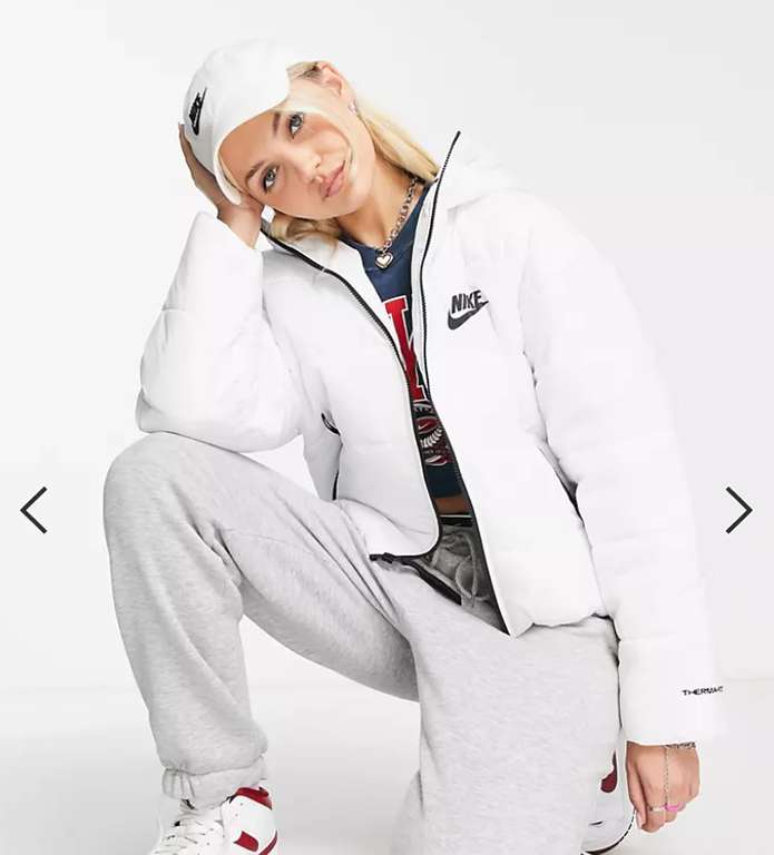 Chaqueta blanco cima clásica acolchada con capucha de Nike