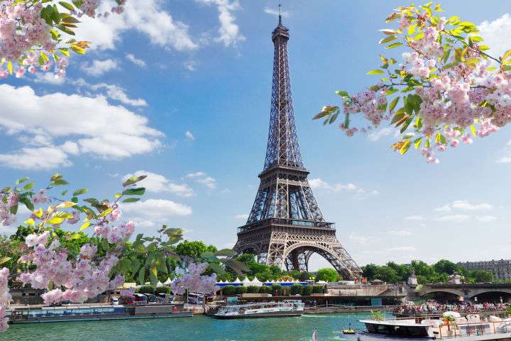 Viaje a PARÍS : con VUELOS + 2 noches en hostal moderno y bien valorado P.p (marzo)