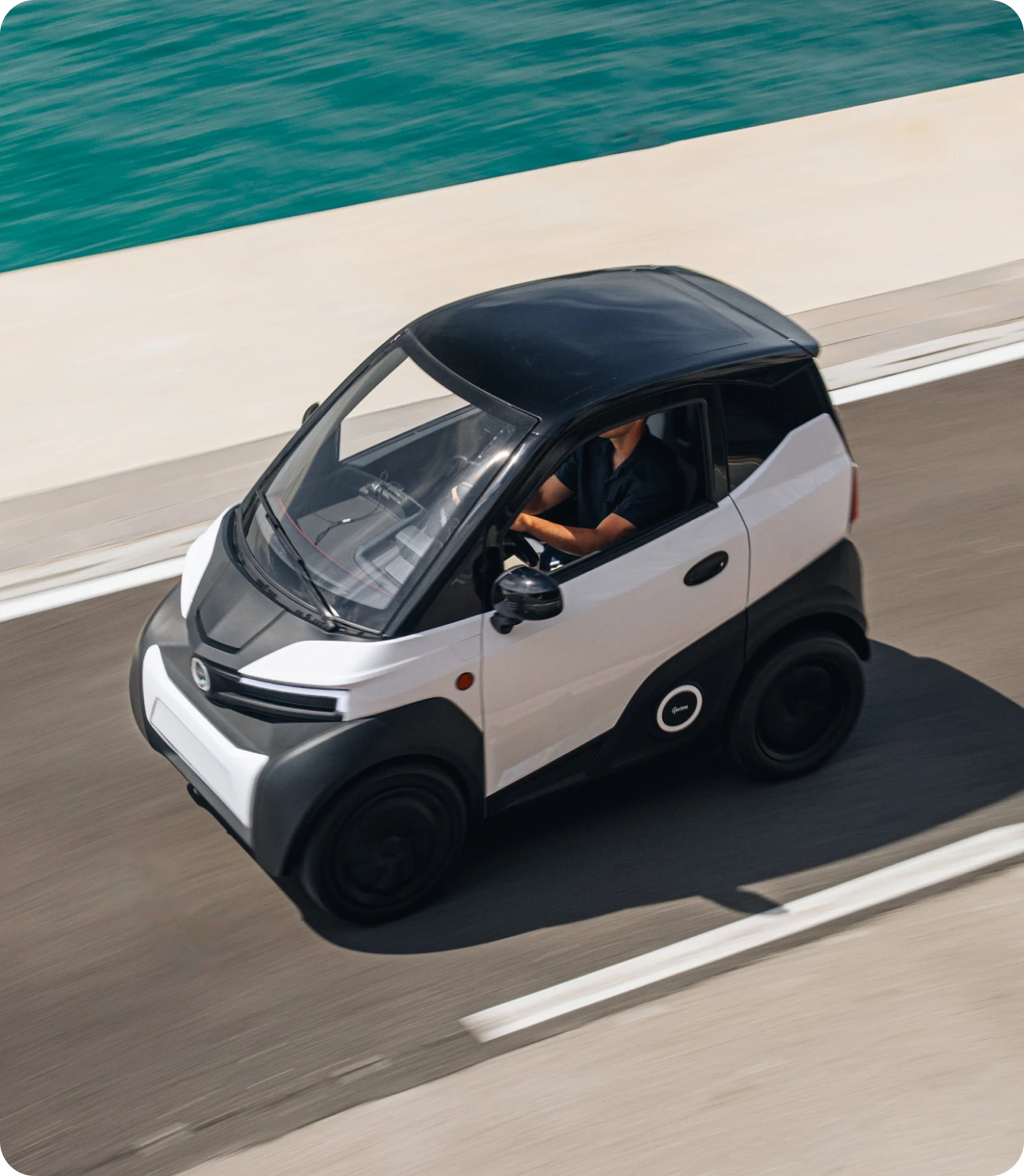 Silence S04 eléctrico SIN CARNET desde 8.900 € → ~6.500 € aplicando ayudas + IRPF (baterías extraíbles transportables con ruedas)