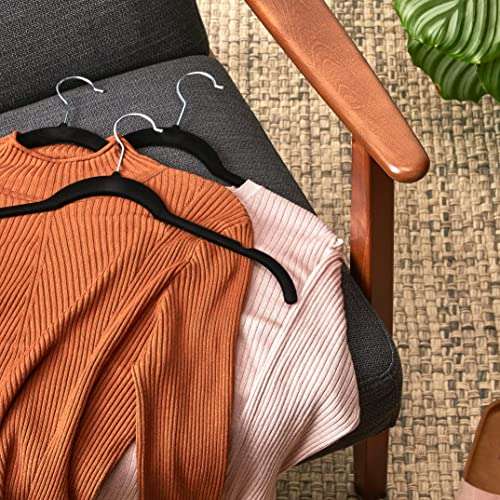 Amazon Basics - Perchas de terciopelo para camisas/vestidos - Paquete de 30, Negro