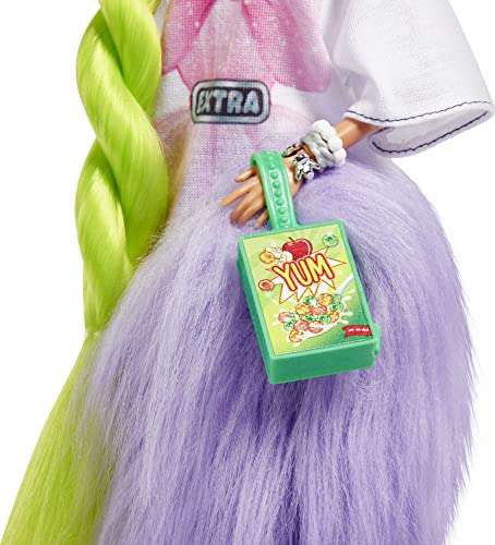 Barbie Extra Muñeca articulada con pelo verde neón, accesorios de moda