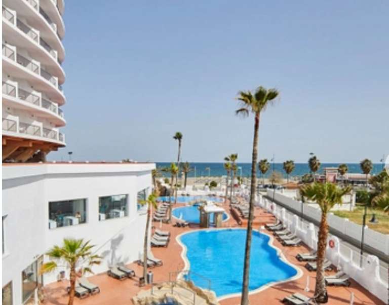 Media Pensión en Torremolinos 3 noches de hotel 4* en primera línea de playa por solo 123€ (PxPm2)