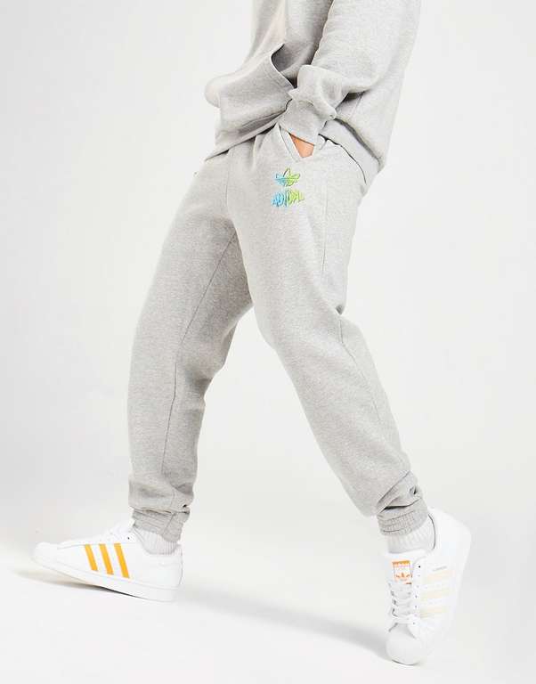 Adidas Originals pantalón de chándal Graffiti color gris o negro + 10% Descuento extra Unidays