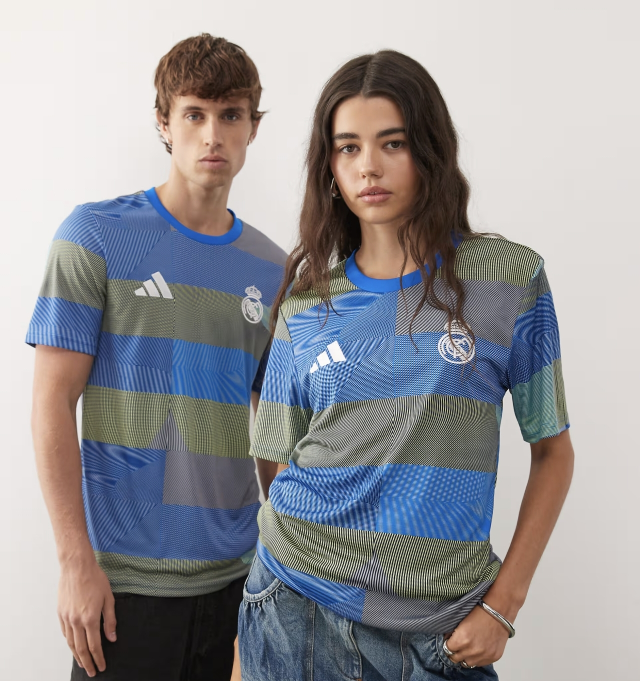 Camiseta prepartido adidas Real Madrid de la temporada 25/26 (Tallas XS a XL)
