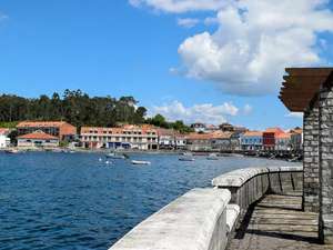 Pontevedra: Hostal Tamanaco Illa + desayuno 28€ / persona (junio)