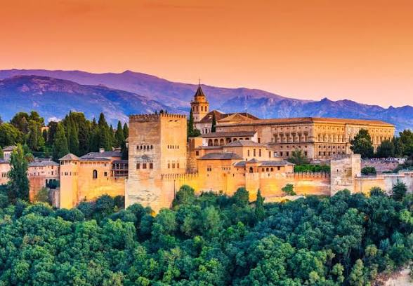 HOTEL 4*+SPA en GRANADA por 50€ la habitación, 25€/persona. Se admiten MASCOTAS (julio)