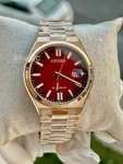 Reloj Citizen Tsuyosa esfera granate con acabado sunburst