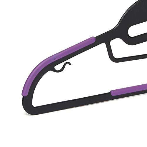 Amazon Basics Perchas de plástico con revestimiento de goma, Paquete de 50, color negro/púrpura