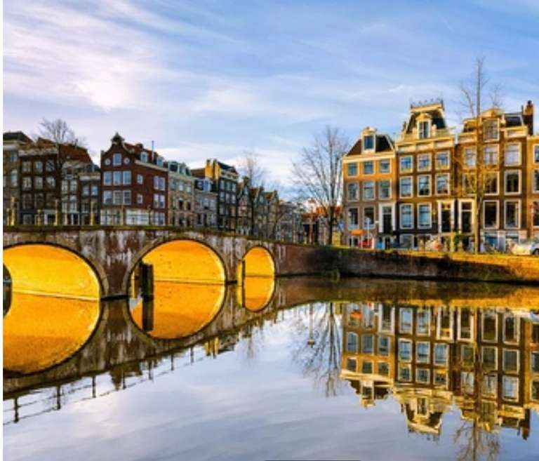 Ámsterdam 2 noches hotel 4* con desayunos y vuelos incluidos por solo 252€ (PxPm2)