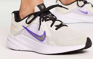 Zapatillas Nike Quest 5. Tallas de la 36 a la 44. Precio Nuevas Cuentas, si no son 26,5€.