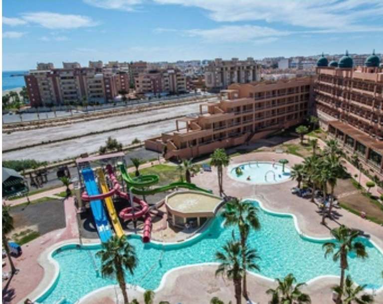 Roquetas de Mar Noche ampliable de hotel 4* en primera línea de playa +Desayuno + Cancela gratis por solo 37€ (PxPm2) (Junio)