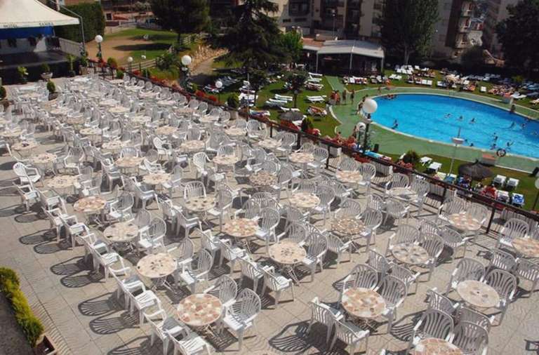 Lloret de Mar: hotel 3* Media pensión desde 38€ /persona (mayo)