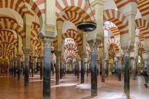 Escapada a Córdoba con visita guía a la Mezquita y estancia en Hotel de 4* [Precio por persona/noche // Desde diciembre hasta marzo]