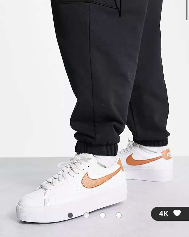 Zapatillas de deporte blancas y bronce metalizado con plataforma Blazer Low Platform de Nike