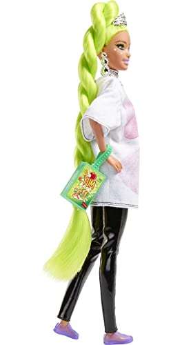 Barbie Extra Muñeca articulada con pelo verde neón, accesorios de moda