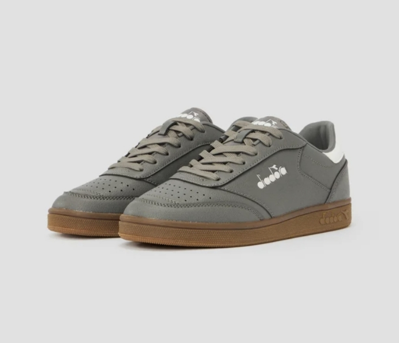 Zapatillas Diadora VIENTO INDOOR (Tallas 41 a 44 - 3 colores más por 25,90€)
