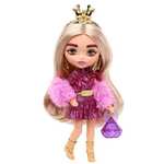 Barbie Extra Mini Rubia con corona dorada Muñeca pequeña con vestido rojo, accesorios de moda y soporte, juguete +3 años (Mattel HJK67)