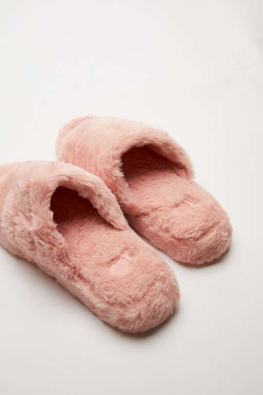 Zapatillas destalonadas rosas pelo La Vecina Rubia. Women Secret