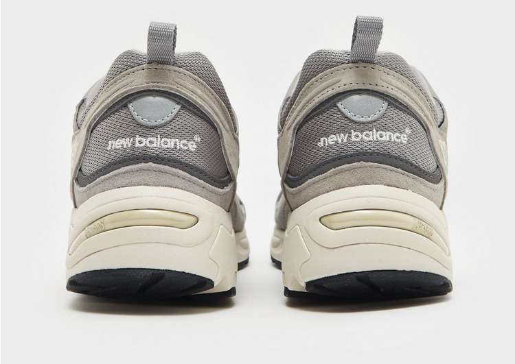 New Balance 878