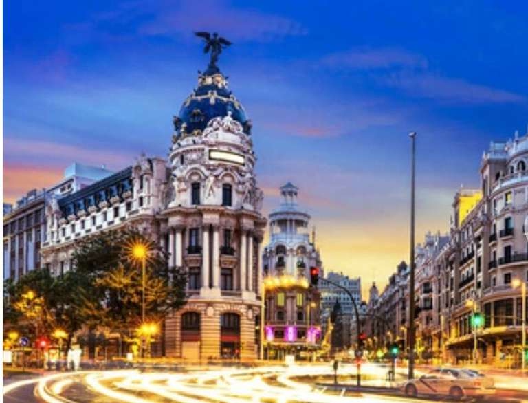 Plan romántico en Madrid Hotel 3*, desayunos, cava, bombones, ambiente romántico y salida tardía por solo 37€ (PxPm2)