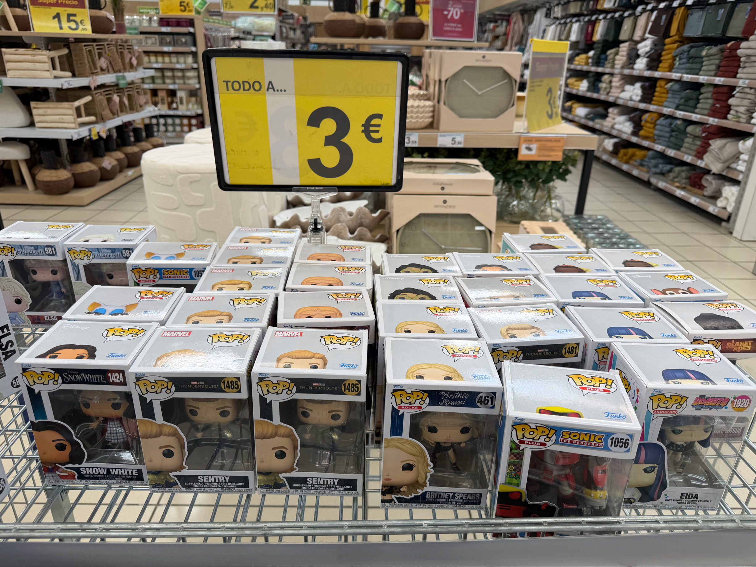 Funkos variados y originales a 3€ en Carrefour Plaza Nueva