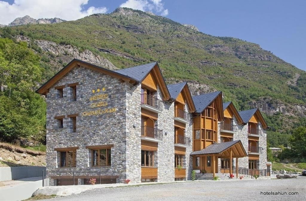 VALLE DE BENASQUE: sus bosques de cuento te esperan ¡2 noches! en HOTEL 3* con DESAYUNOS, NIÑOS 50% y admiten MASCOTAS (jul-sep)