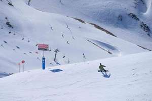Disfruta del esquí en Jaca con hotel y forfait incluido Desde 74€ PxP / Día