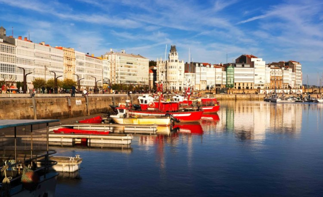 A CORUÑA, Ribeira Hotel a pie de playa con excelentes valoraciones. Sep - Oct