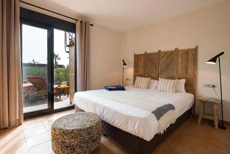 Fuerteventura en grupo 7 noches de resort 4* en villa para 4 personas y vuelos incluidos por 156 euros por persona! En junio!!