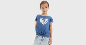 Levi's camiseta de Corazones en color azul de 2 a 8 años salvo 6 años y en negro 3 y 5 años. De 10 a 14 años en descripción.