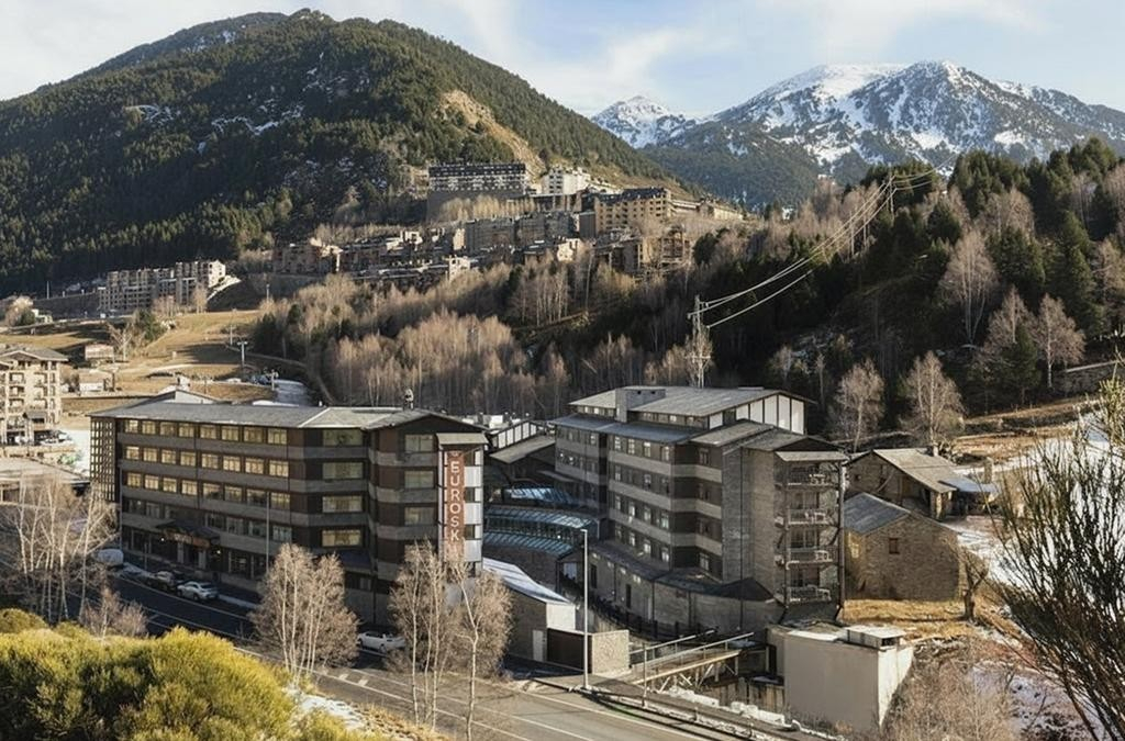 HOTEL 4* con DESAYUNO y SPA incluido en ANDORRA: ¡Planazo de montaña en INCLES! desde 33€ jul-sep (septiembre lo más económico). Precio/pers