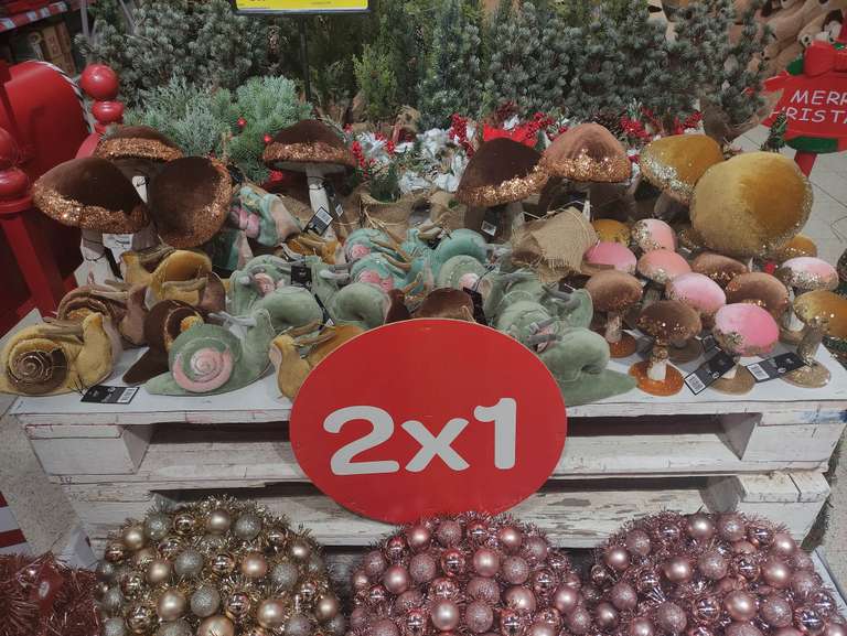 Deco Navidad setas y caracoles 19 cm. (comprando 2x1) @ Carrefour Aluche
