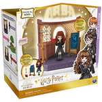Harry Potter Magical Minis - Set Aula de Encantamientos con 1 muñeca Hermione Granger Exclusiva 8 cm y 3 Accesorios